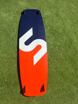 Tabla Kitesurf Slingshot Crisis V5 146