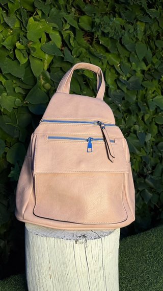 Mochila rosa de polipiel