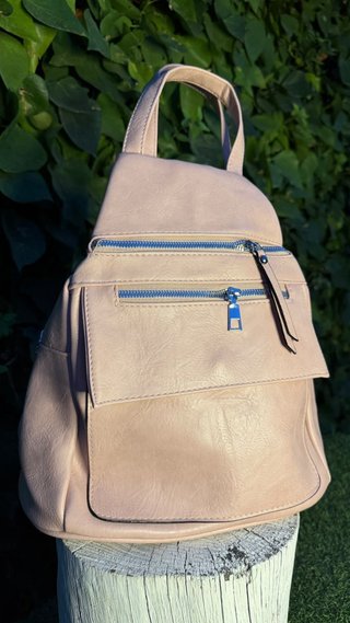 Mochila rosa de polipiel