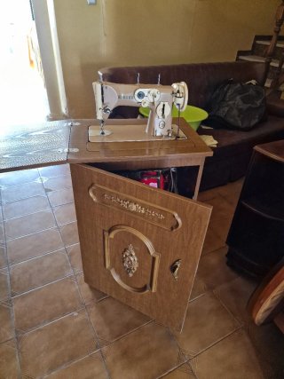 Máquina de coser Singer antigua