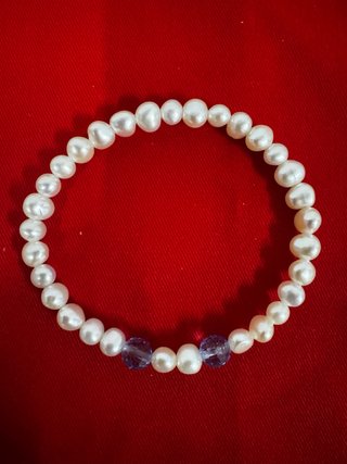 Pulsera elástica perlas y cristal 20€ unidad.