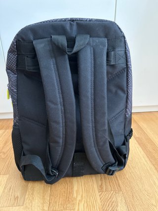 Mochila Escolar Nerf Negra y Verde