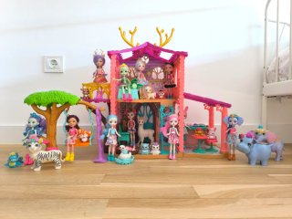Casa Enchantimals con Muñecas y Accesorios