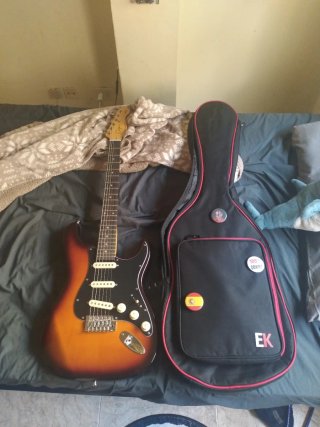 Guitarra Eléctrica Sunburst