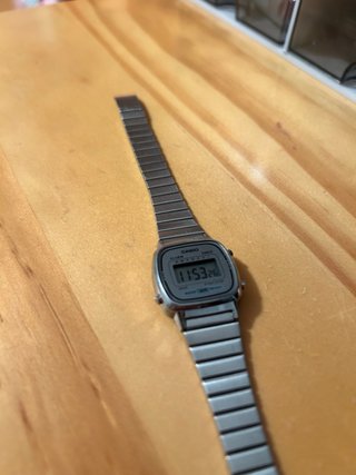 Reloj Casio Digital Plata Mujer semi nuevo