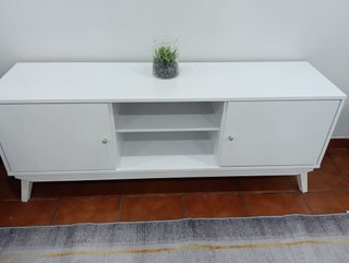 Mueble TV blanco madera