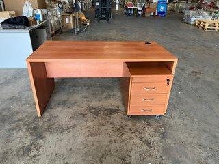Escritorio madera con cajonera