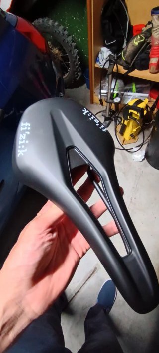 Sillín Fizik Vento Argo R5 150mm