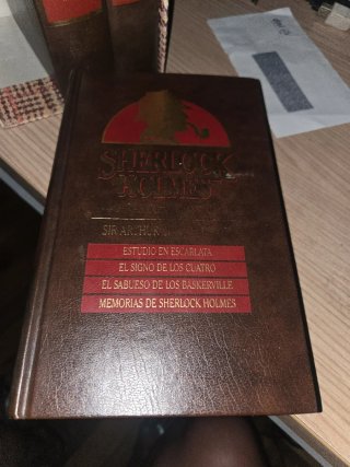 Cofre con 3 livros Sherlock Holmes