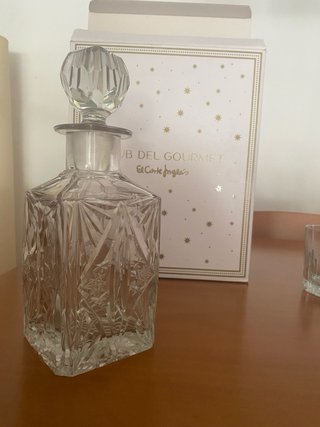 Juego de copas y licorera de cristal