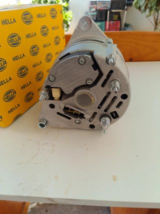 Alternador HELLA 8EL 011 711-651