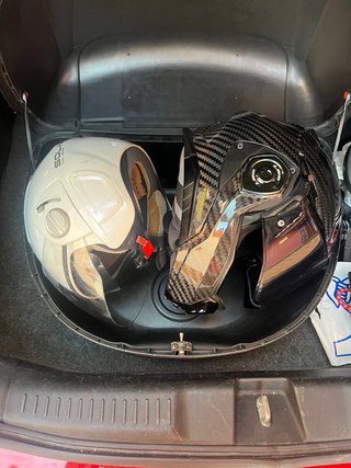 Baúl Moto 55L con Soporte