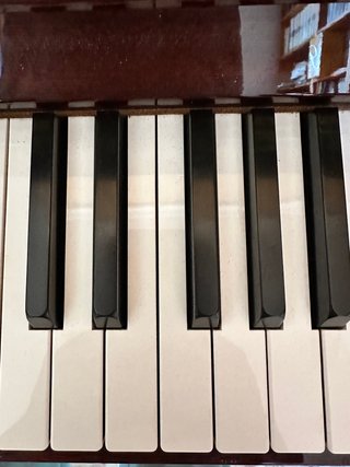 Piano Acústico Yamaha M1J- se acepta oferta