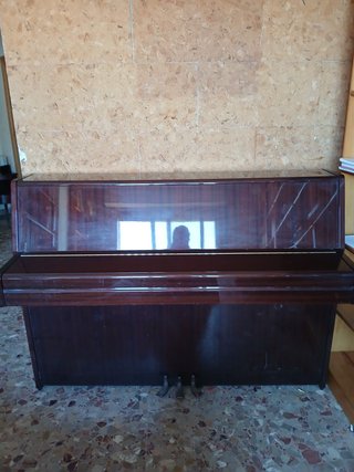 Piano Acústico Yamaha M1J- se acepta oferta