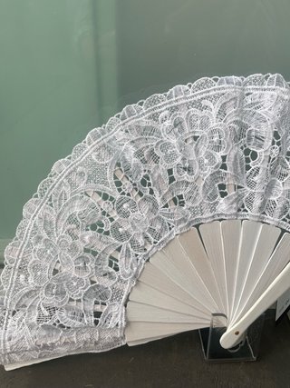 Abanico de novia encaje plata blanco