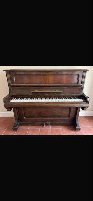 Piano Vertical Antiguo Chassagne Frères. Barcelona