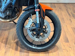 KTM 890 Duke