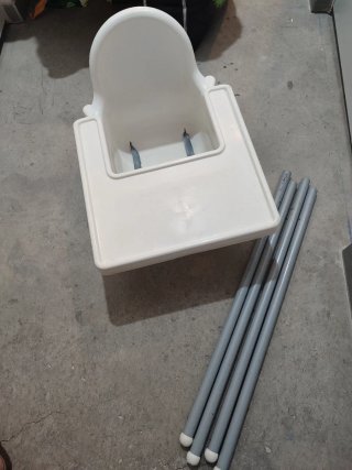 Trona IKEA Blanca y cojín adaptador