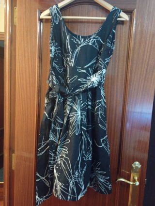 Vestido Sinequanone negro estampado blanco