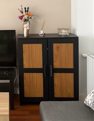 Mueble de salón Ikea negro y madera