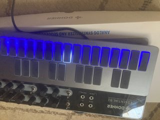 Donner Essential B1 Sintetizador Analógico Bajo