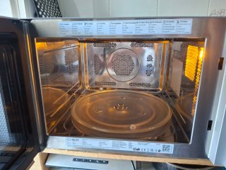 Horno Microondas Candy. 25L
