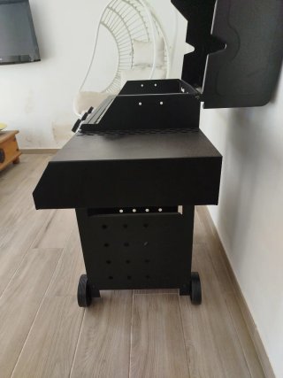 Barbacoa de gas negra