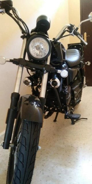 Moto de 125 cl ,color negro ,sin estrenar