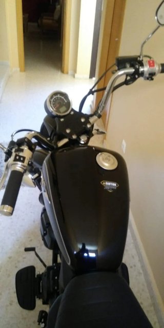 Moto de 125 cl ,color negro ,sin estrenar