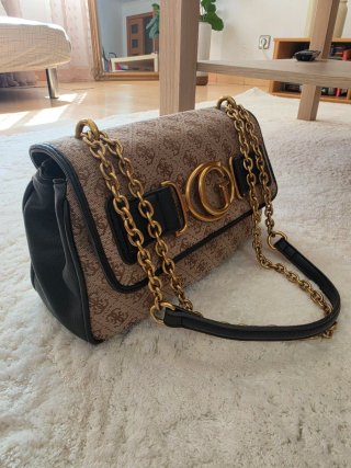 Bolso Guess beige y negro