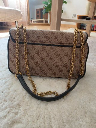 Bolso Guess beige y negro