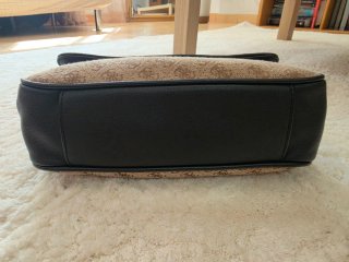 Bolso Guess beige y negro