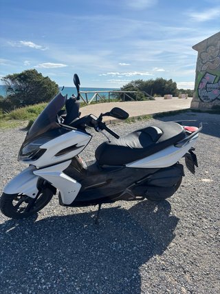 Kymco XCT 125i Maxi Scooter