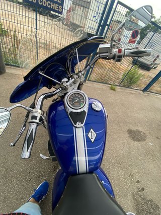 Moto Clásica Cruiser Azul