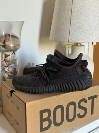 Adidas Yeezy Boost 350V2 Negro Talla 39.5