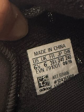Adidas Yeezy Boost 350V2 Negro Talla 39.5