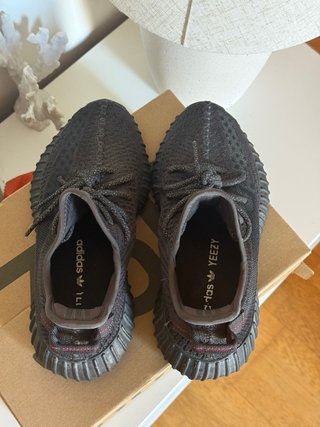 Adidas Yeezy Boost 350V2 Negro Talla 39.5