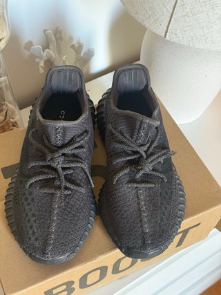 Adidas Yeezy Boost 350V2 Negro Talla 39.5