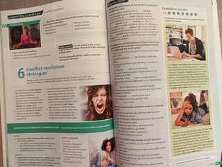 FUTURE PROSPECTS 1 Student's book: libro de tex...