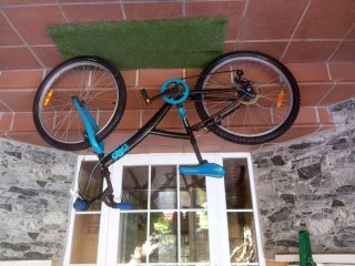Bicicleta B'TWIN 24 Azul y Negra