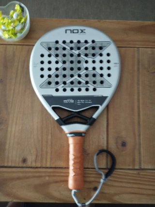 Pala pádel Nox AT 10 Genius 18K