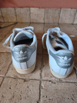 Adidas Superstar Blancas y Plateadas Talla 38