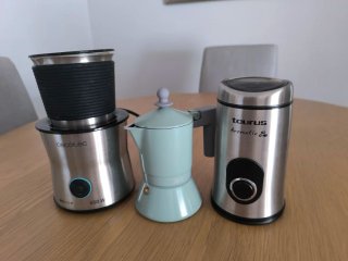 Espumador Cecotec, Cafetera 3 tazas, Molinillo