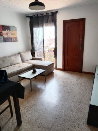 Alquilo habitación de matrimonio a estudiante .