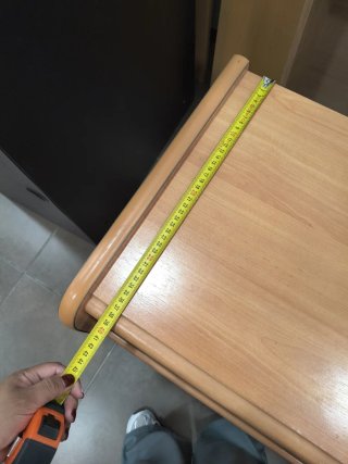 Escritorio de madera claro
