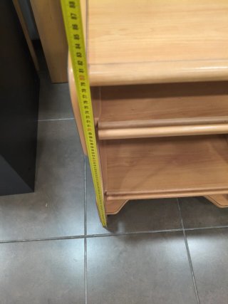Escritorio de madera claro