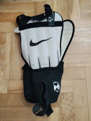Espinilleras Nike Protección