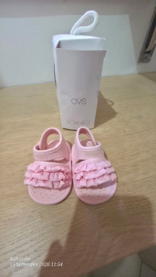 Scarpine bimba OVS rosa con volantini
