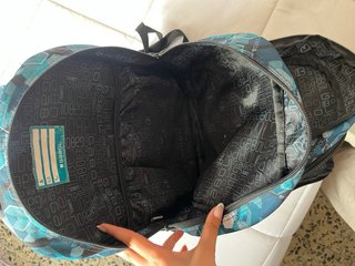 Mochila escolar Gabol azul geométrica