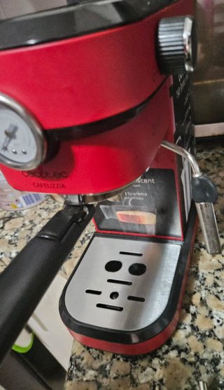 Cafetera Cumbia Cecotec Cafelizzia Roja